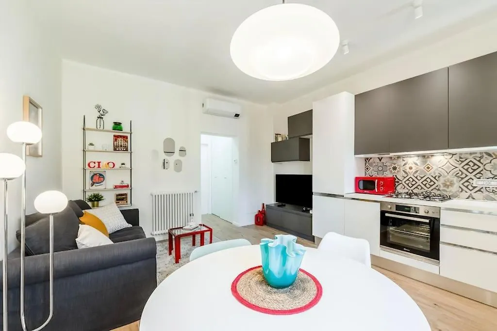 Casa Oriana 1 Milano Centro-Metro M1 Apartment 0*, Milan